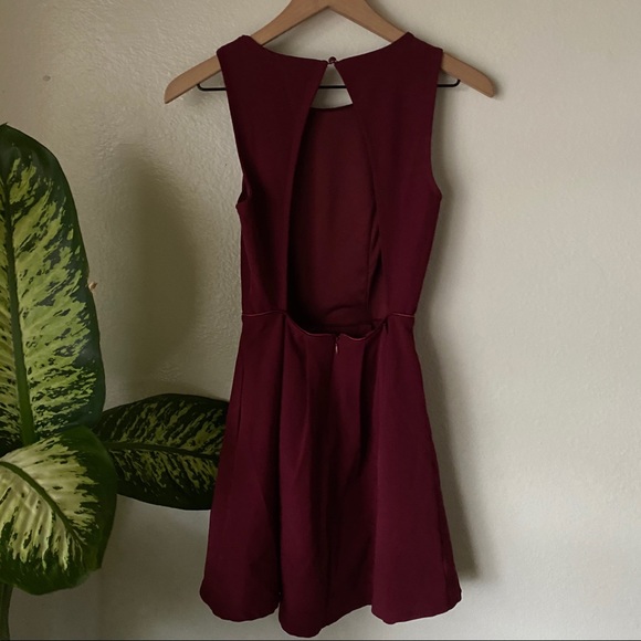 Lulu’s | Party Hop Backless Skater Dress - Picture 6 of 7